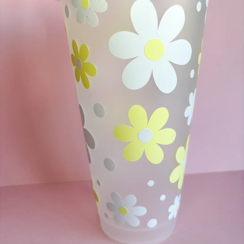 Reusable cold cup with flowers, iced coffee cup, tumbler with lid and straw, cute drinkware, reusable travel mug, gift idea for her